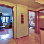 Blick in die Zimmer aus dem Flur im OG Blick in die Zimmer aus dem Flur im OG