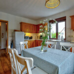 Küche mit Esstisch Küche mit Esstisch